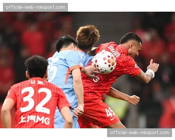 上海海港2-1补时绝杀云南玉昆，王燊超建功助积分转正